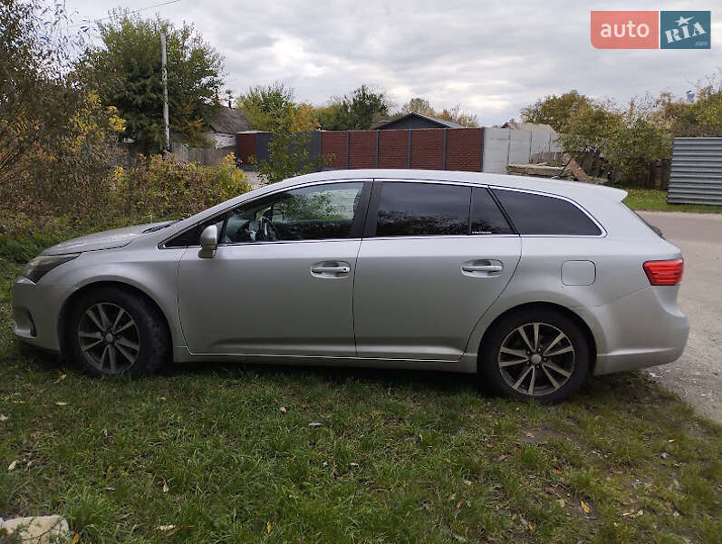 Toyota Avensis 2013