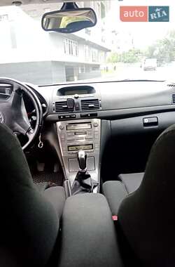 Седан Toyota Avensis 2003 в 
