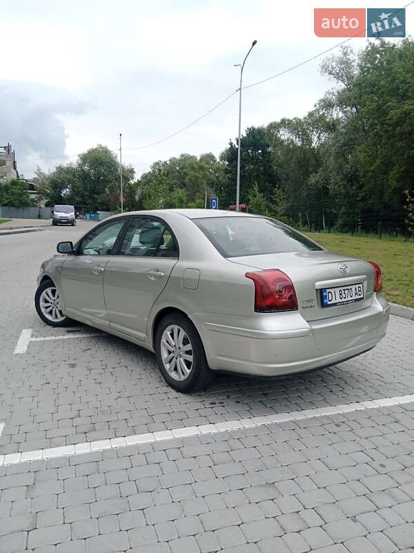 Седан Toyota Avensis 2003 в Львові
