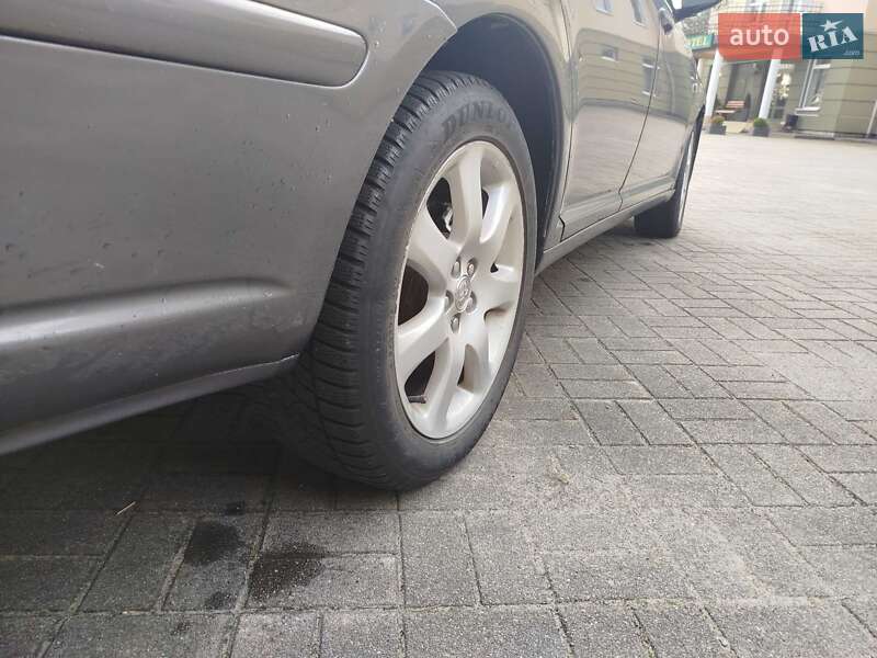 Универсал Toyota Avensis 2003 в Яворове фото 6 Универсал Toyota Avensis 2003 в Яворове