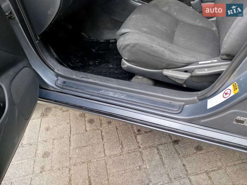 Универсал Toyota Avensis 2003 в Яворове фото 14 Универсал Toyota Avensis 2003 в Яворове
