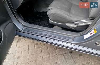 Универсал Toyota Avensis 2003 в  фото 14 Универсал Toyota Avensis 2003 в