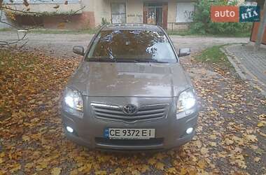 Седан Toyota Avensis 2006 в Черновцах