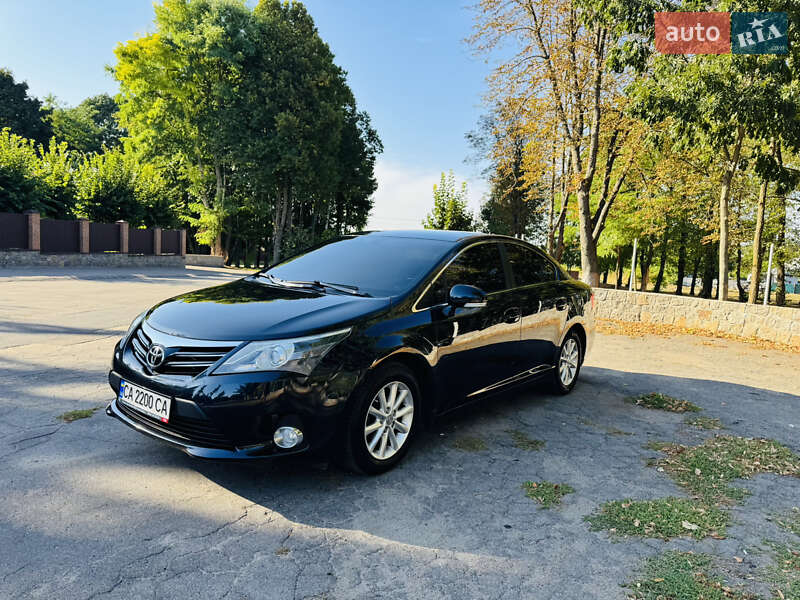Toyota Avensis 2012
