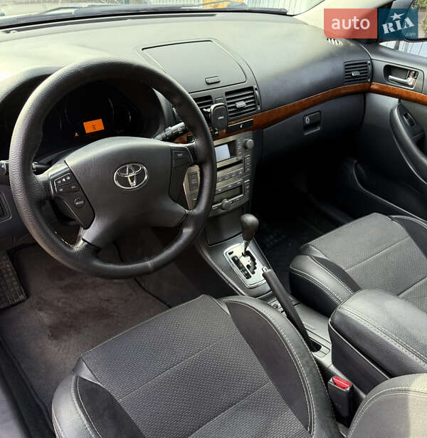 Седан Toyota Avensis 2008 в Одесі