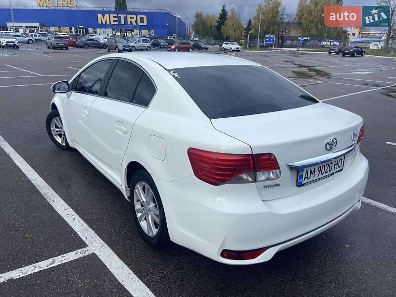 Седан Toyota Avensis 2012 в Житомирі