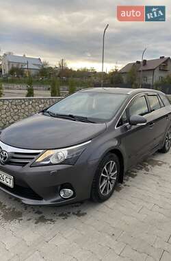 Універсал Toyota Avensis 2011 в Тернополі