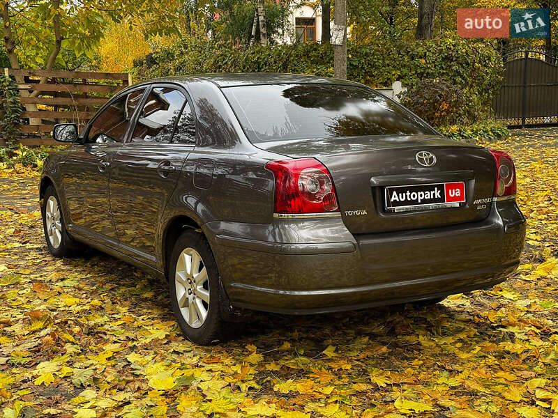 Седан Toyota Avensis 2008 в Киеве