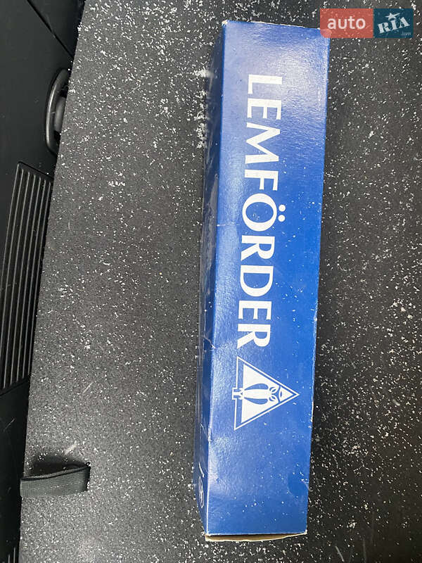 Лифтбек Toyota Avensis 2004 в Ивано-Франковске