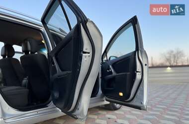 Универсал Toyota Avensis 2012 в 