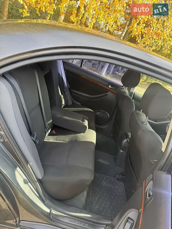 Седан Toyota Avensis 2008 в Ивано-Франковске