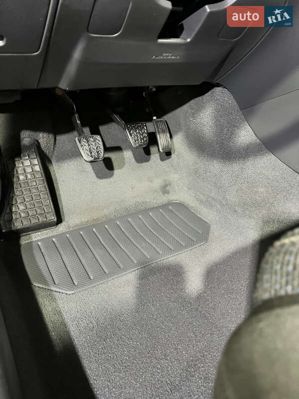 Універсал Toyota Avensis 2008 в Львові