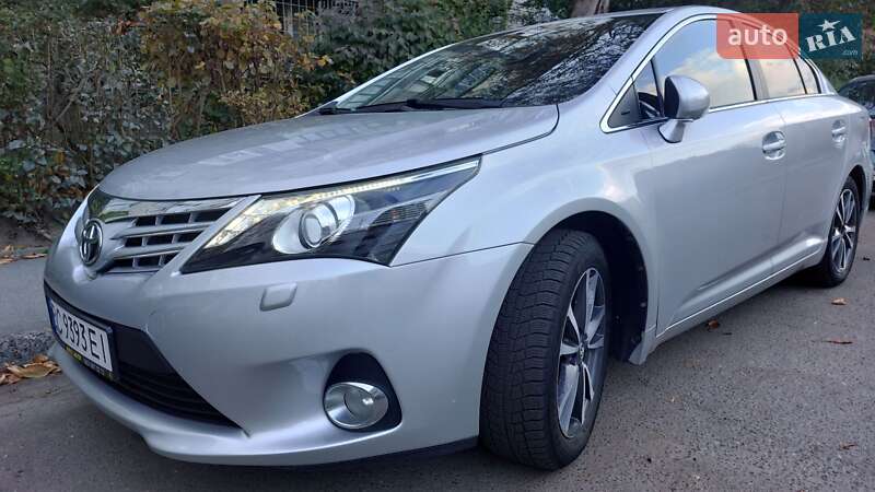 Седан Toyota Avensis 2012 в Львове