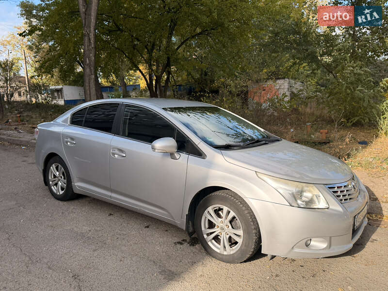 Седан Toyota Avensis 2008 в Днепре