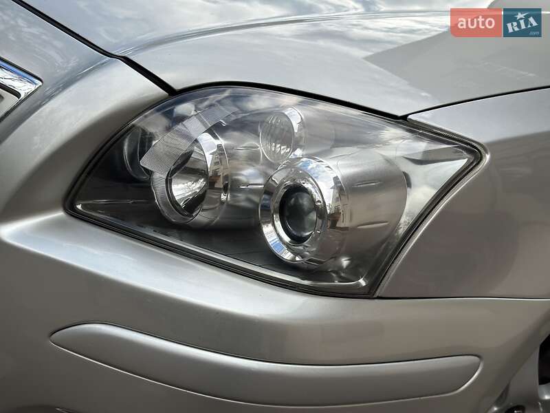 Седан Toyota Avensis 2007 в Дрогобичі