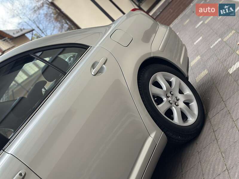 Седан Toyota Avensis 2007 в Дрогобичі