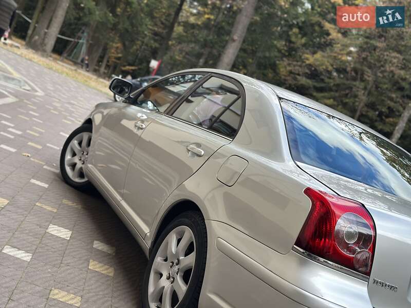 Седан Toyota Avensis 2007 в Дрогобичі