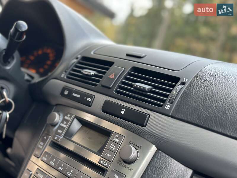 Седан Toyota Avensis 2007 в Дрогобичі