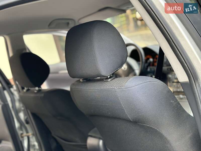 Седан Toyota Avensis 2007 в Дрогобичі