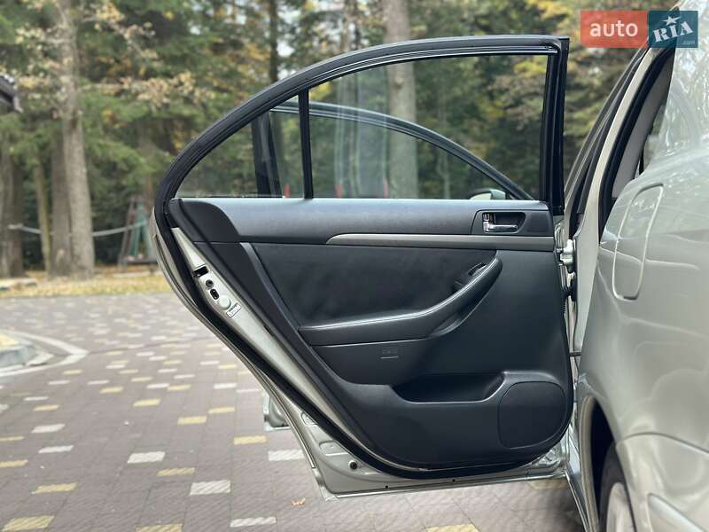 Седан Toyota Avensis 2007 в Дрогобичі