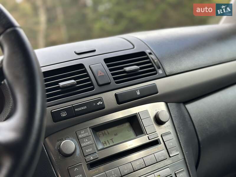 Седан Toyota Avensis 2007 в Дрогобичі