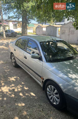 Седан Toyota Avensis 2002 в 