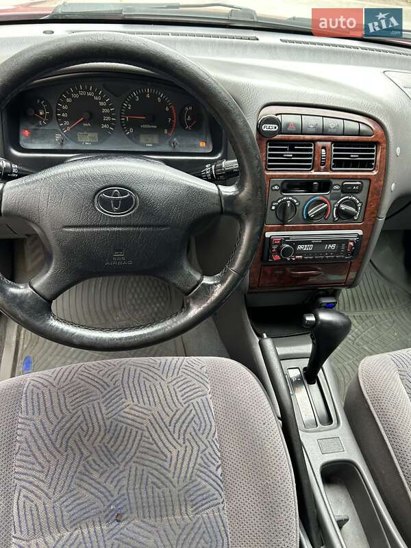 Седан Toyota Avensis 1999 в Одессе