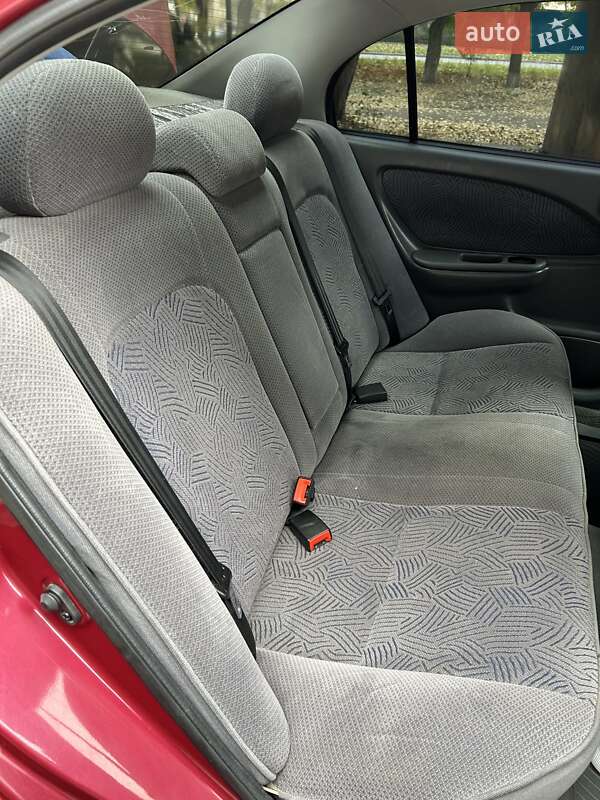 Седан Toyota Avensis 1999 в Одессе