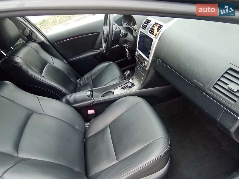 Седан Toyota Avensis 2011 в Харькове