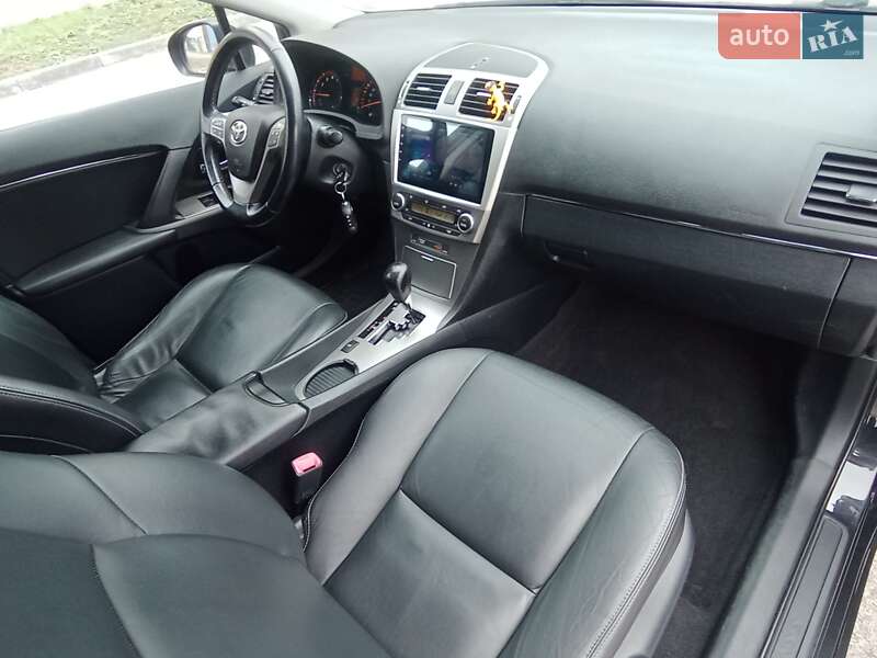 Седан Toyota Avensis 2011 в Харькове