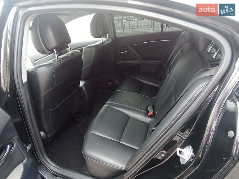 Седан Toyota Avensis 2011 в Харькове