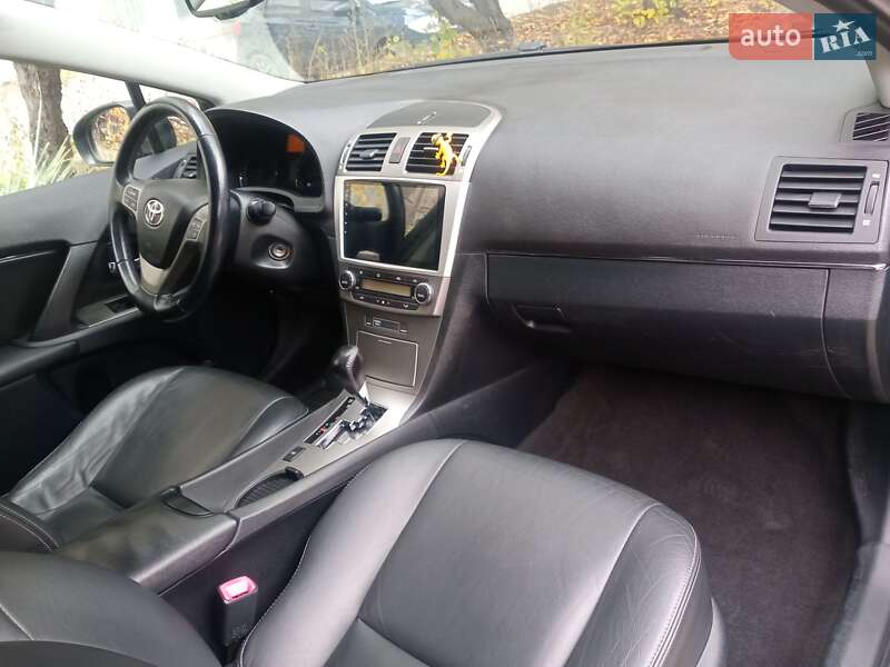 Седан Toyota Avensis 2011 в Харькове