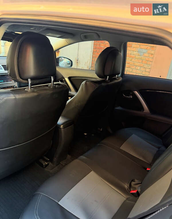 Универсал Toyota Avensis 2012 в Днепре фото 5 Универсал Toyota Avensis 2012 в Днепре