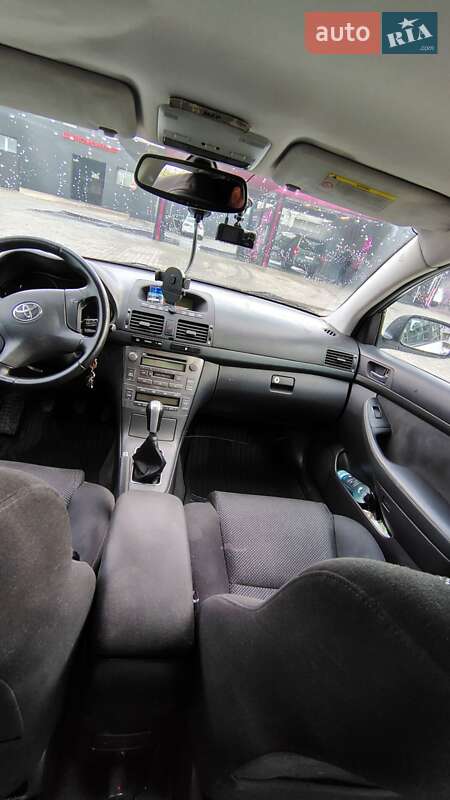 Універсал Toyota Avensis 2003 в Львові