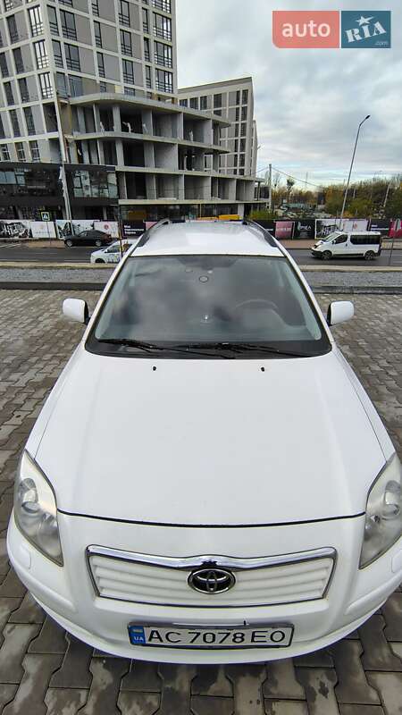 Універсал Toyota Avensis 2003 в Львові