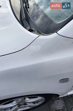Универсал Toyota Avensis 2003 в  фото 11 Универсал Toyota Avensis 2003 в