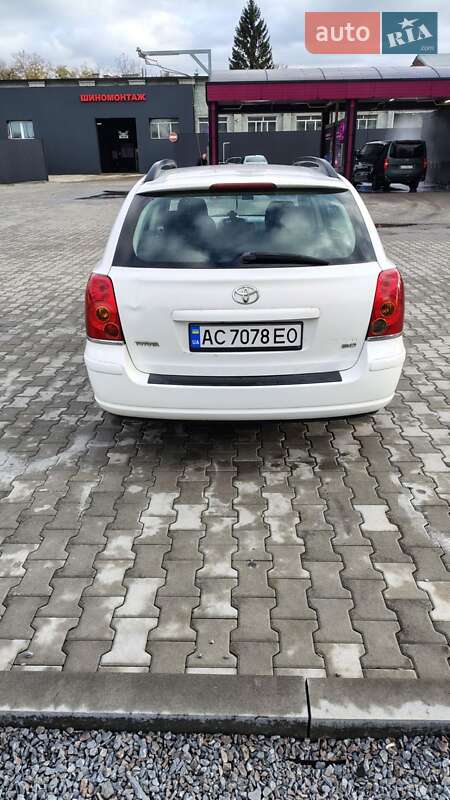 Універсал Toyota Avensis 2003 в Львові