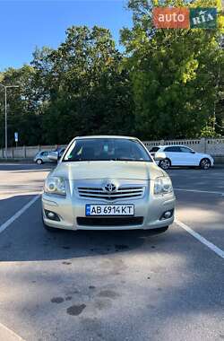 Седан Toyota Avensis 2008 в Виннице