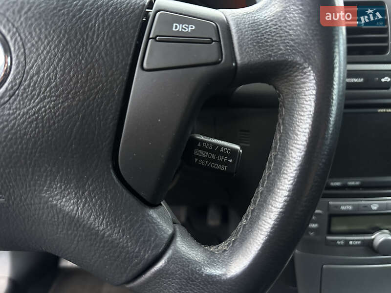 Лифтбек Toyota Avensis 2007 в Виннице