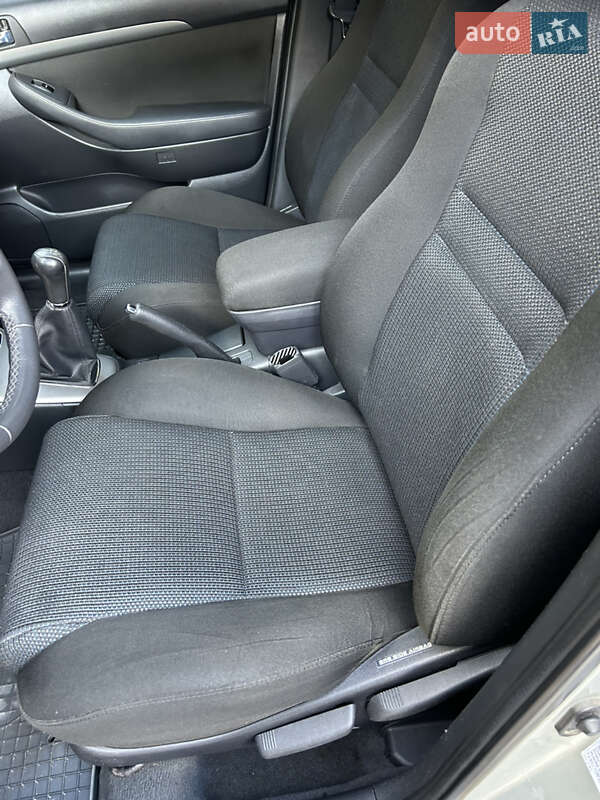 Седан Toyota Avensis 2008 в Сокирянах