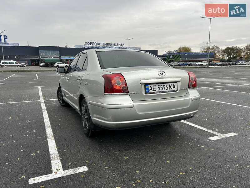 Седан Toyota Avensis 2006 в Днепре