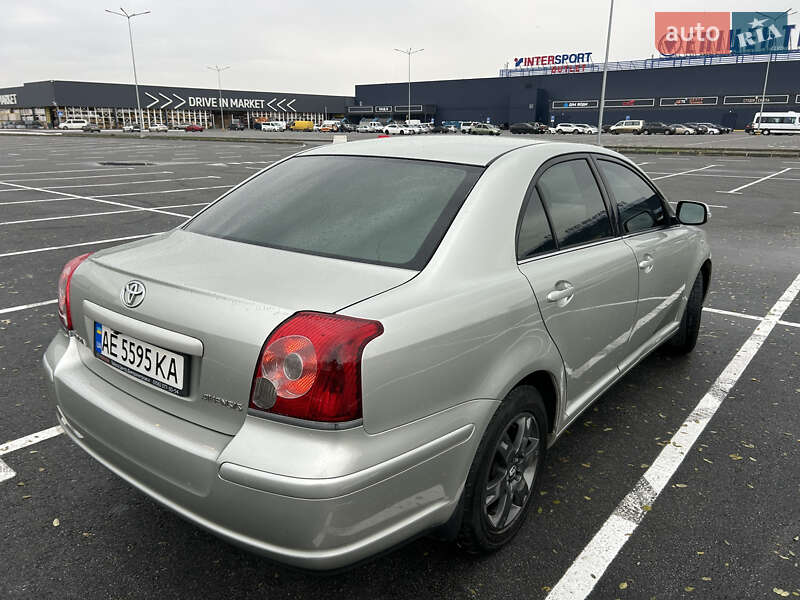 Седан Toyota Avensis 2006 в Днепре