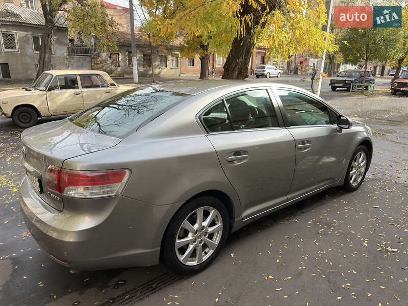 Седан Toyota Avensis 2008 в Одессе