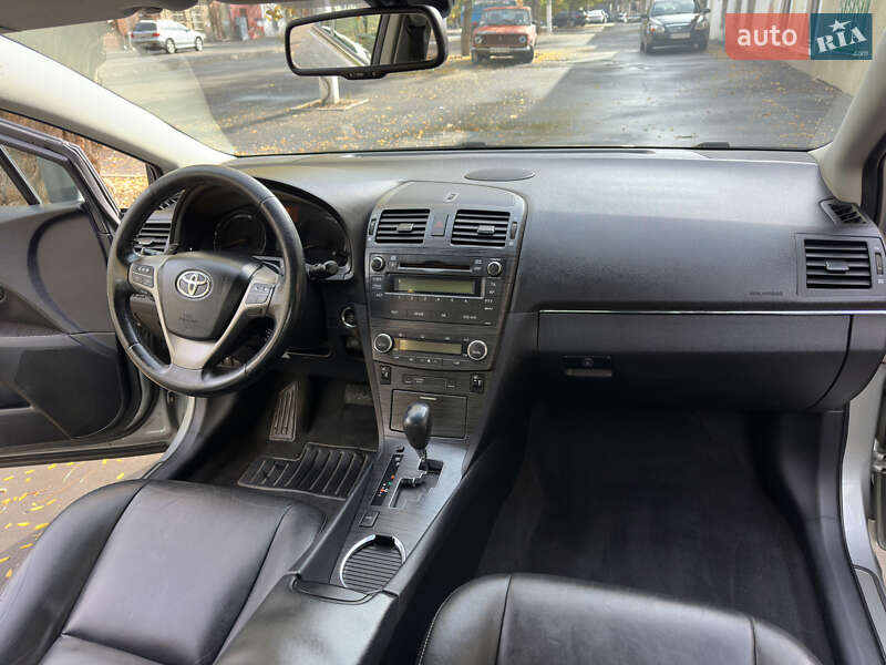 Седан Toyota Avensis 2008 в Одессе