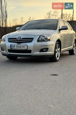 Ліфтбек Toyota Avensis 2009 в Вінниці