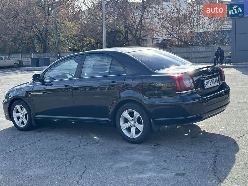 Седан Toyota Avensis 2007 в Запорожье