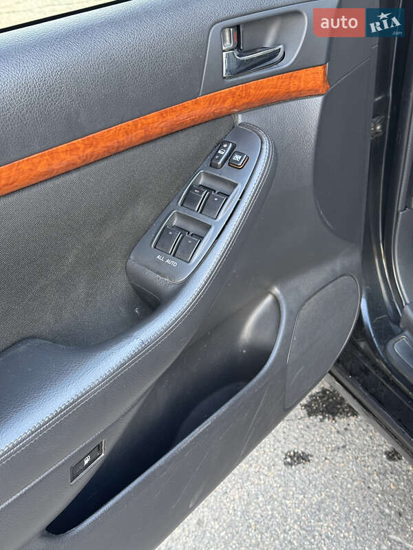 Седан Toyota Avensis 2007 в Запорожье