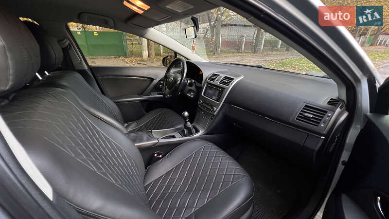 Универсал Toyota Avensis 2011 в Николаеве