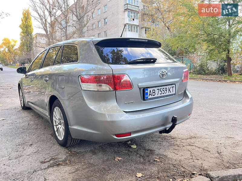 Универсал Toyota Avensis 2011 в Николаеве
