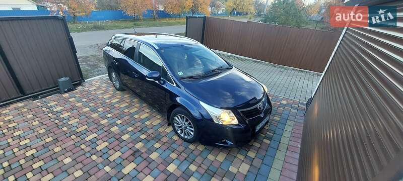 Универсал Toyota Avensis 2010 в Черкассах